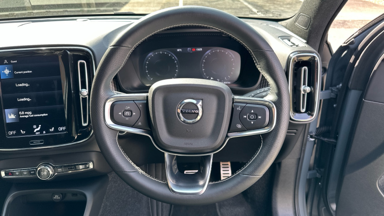 Volvo Xc40 2.0 B4P R DESIGN Pro 5dr Auto Petrol Estate